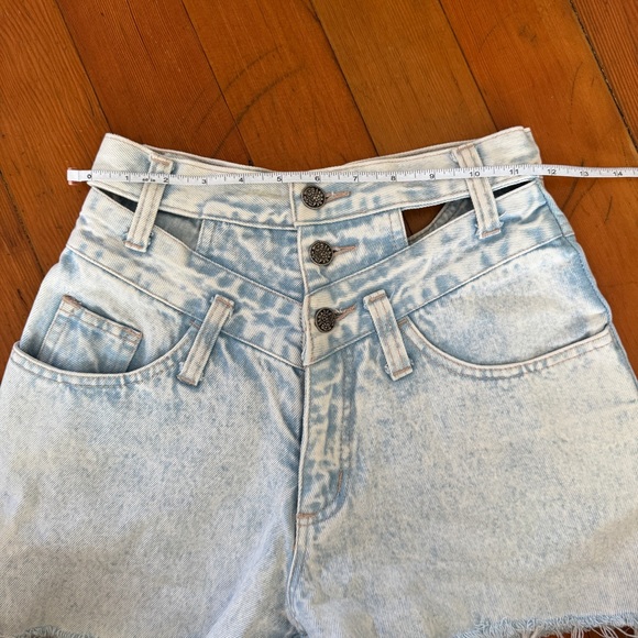 Vintage Rare Nuovo Denim Cut Out Shorts - Picture 5 of 7